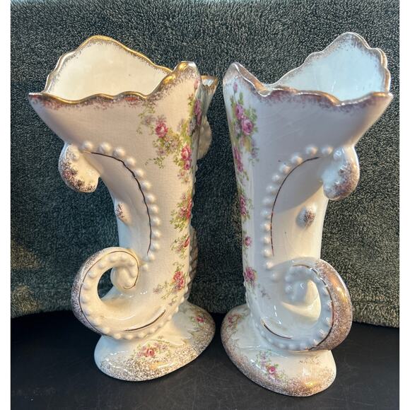 Pair of Peasant Village England Porcelain Cornacopia Vases Vintage - Picture 3 of 10